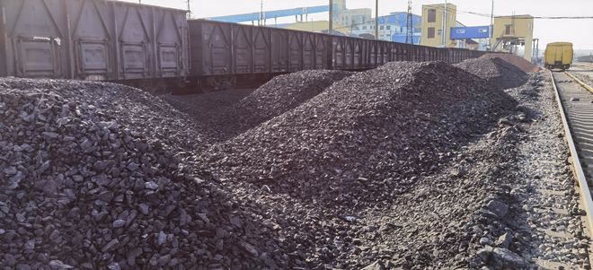 直击“抢煤”现场：不赊销 拉煤先交80%订金